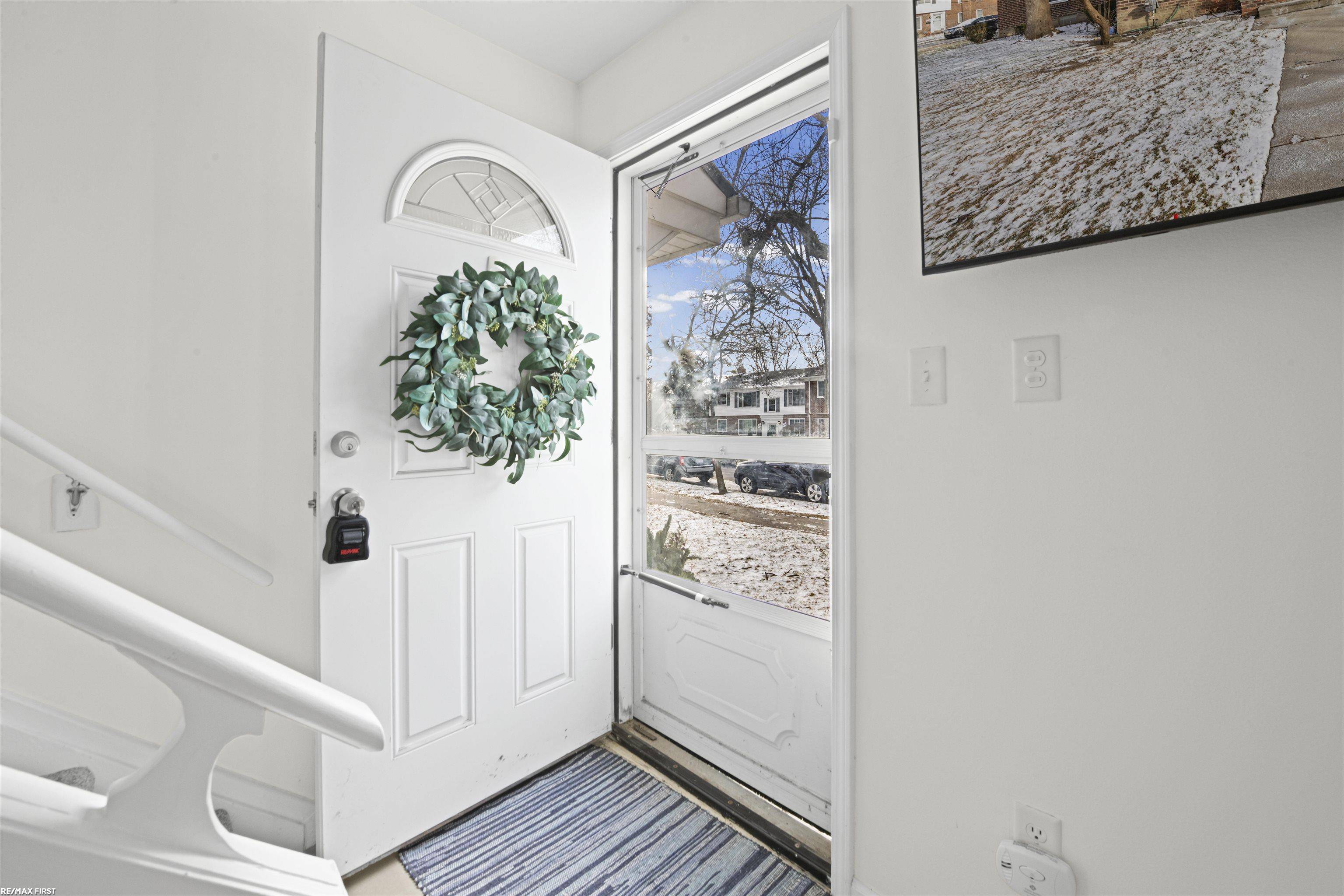 Saint Clair Shores, MI 48080,23002 Gary LN