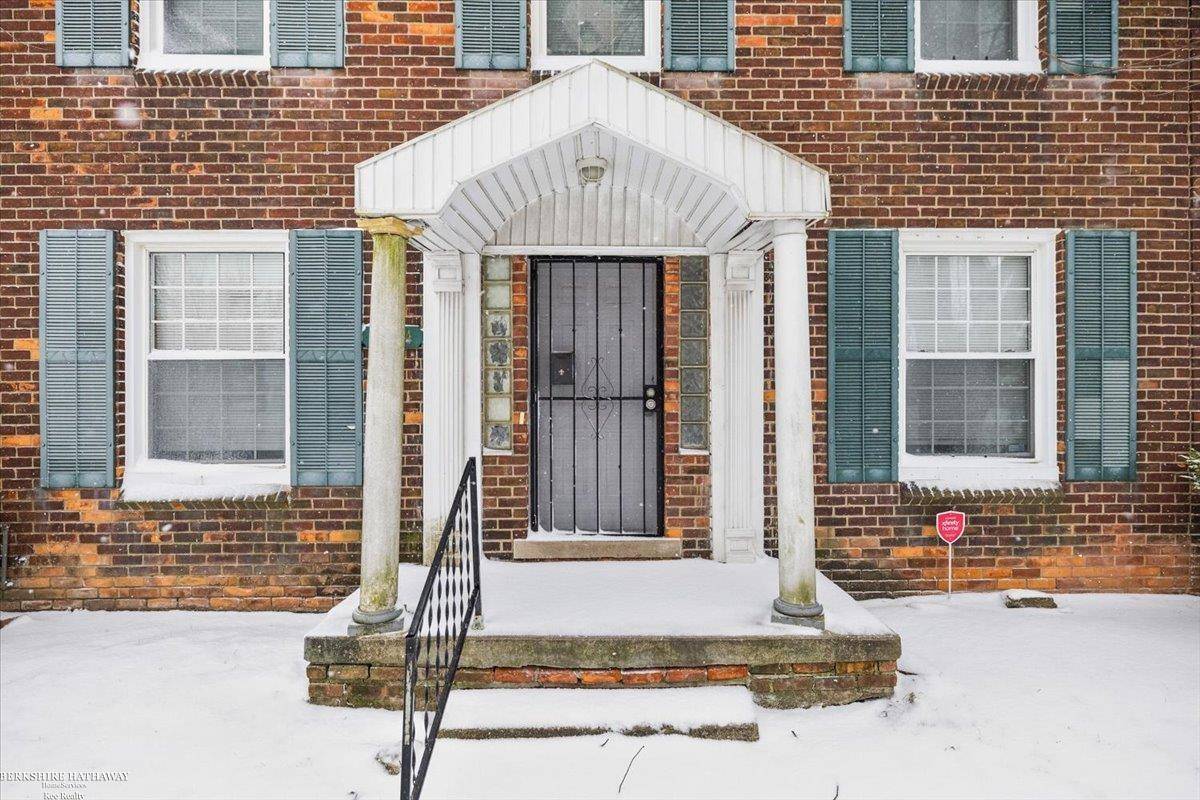 Detroit, MI 48213,9364 E Outer DR