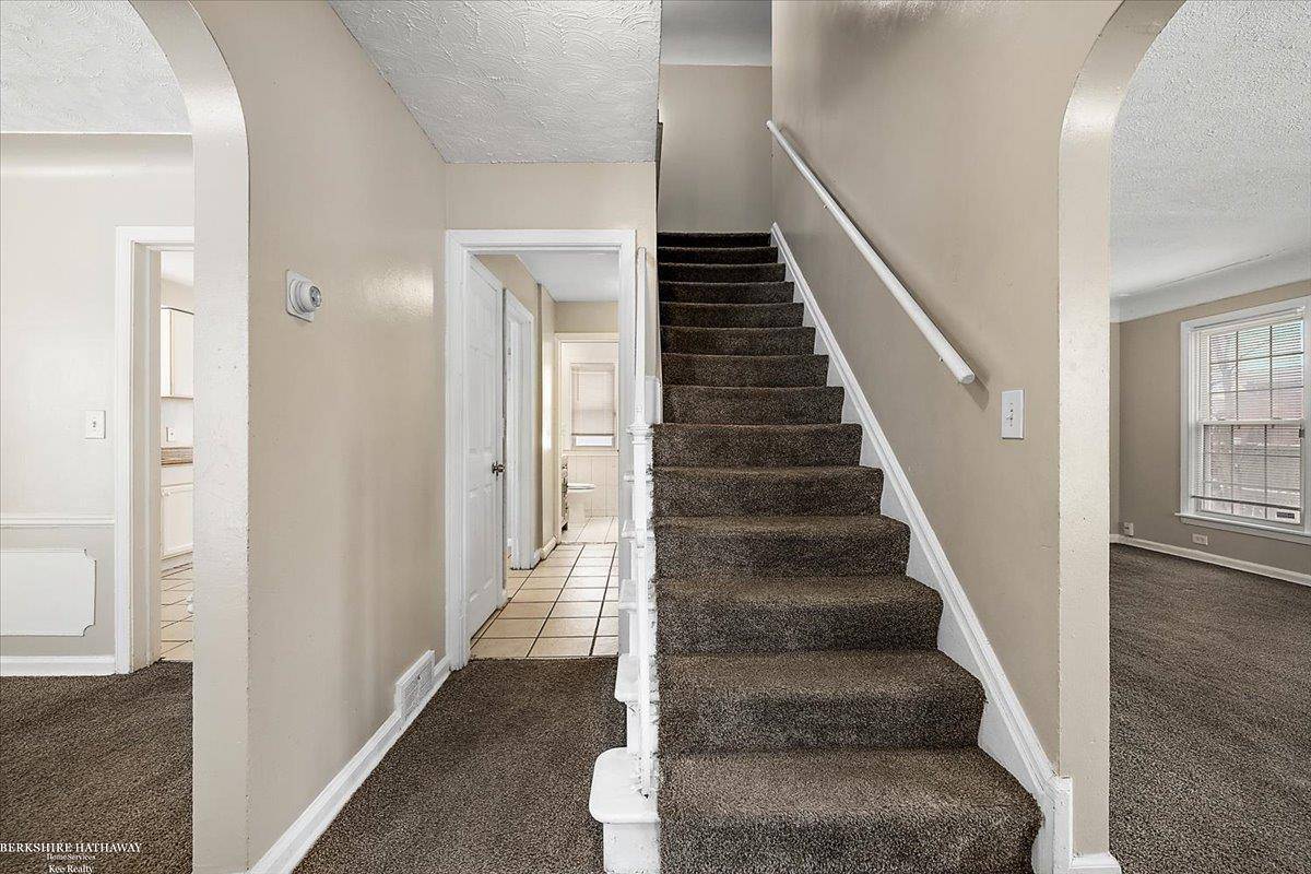 Detroit, MI 48213,9364 E Outer DR