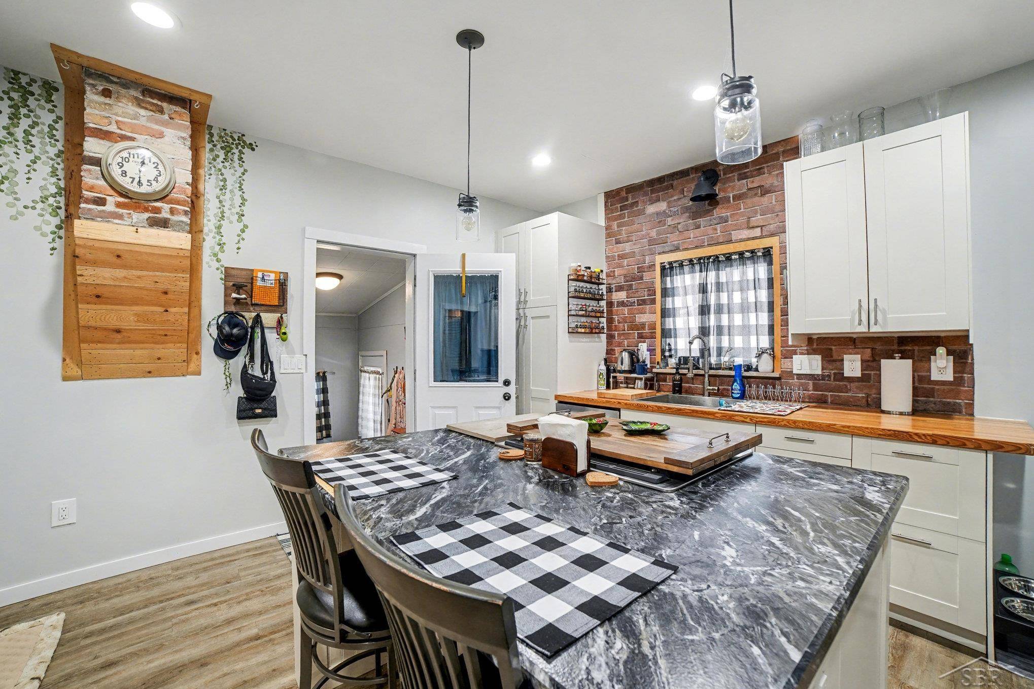 Bay City, MI 48708,907 Michigan AVE