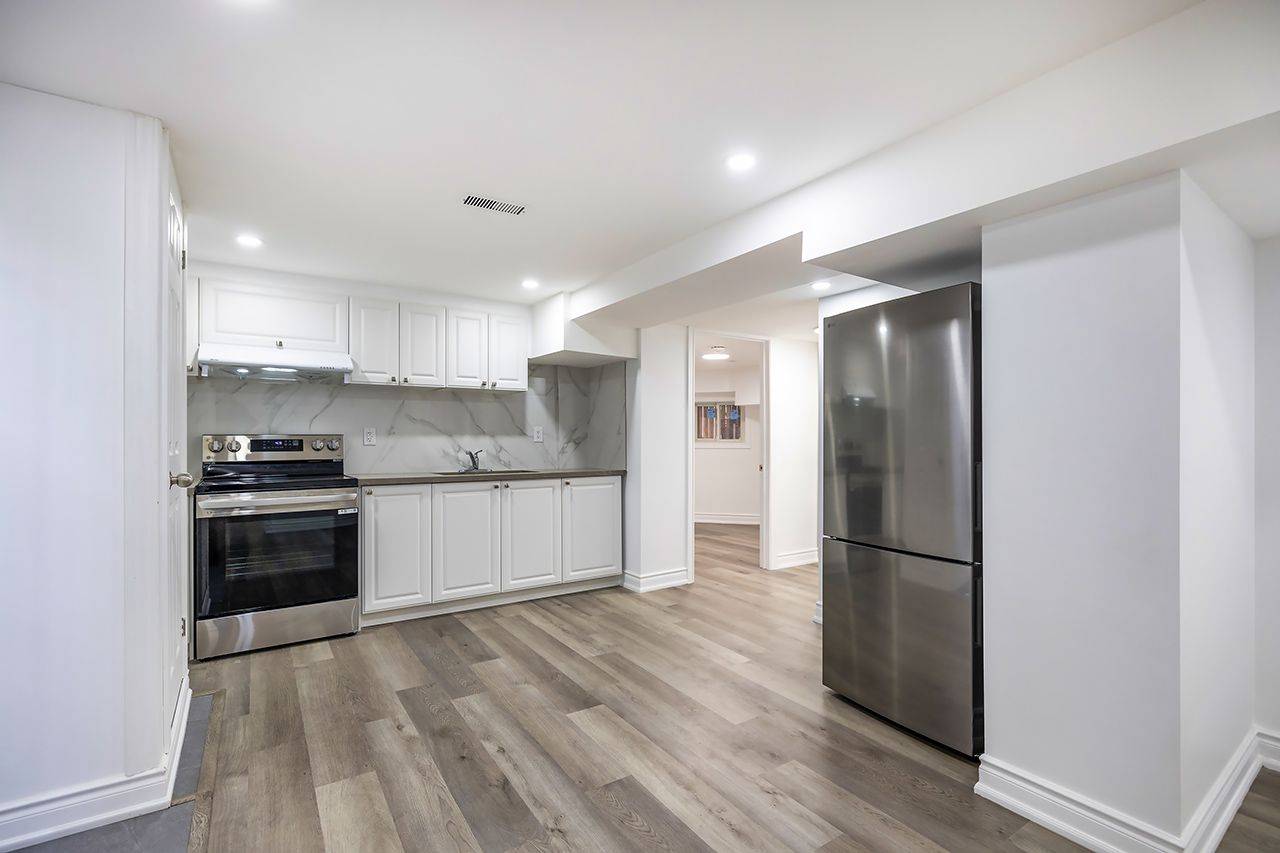 Pickering, ON L1X 1T8,2003 Cedarwood CT