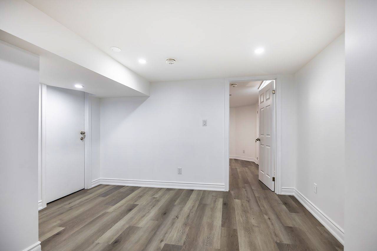 Pickering, ON L1X 1T8,2003 Cedarwood CT