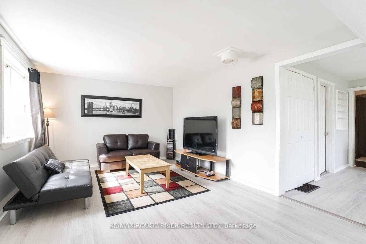 Pickering, ON L1V 1S3,1725 Spruce Hill RD