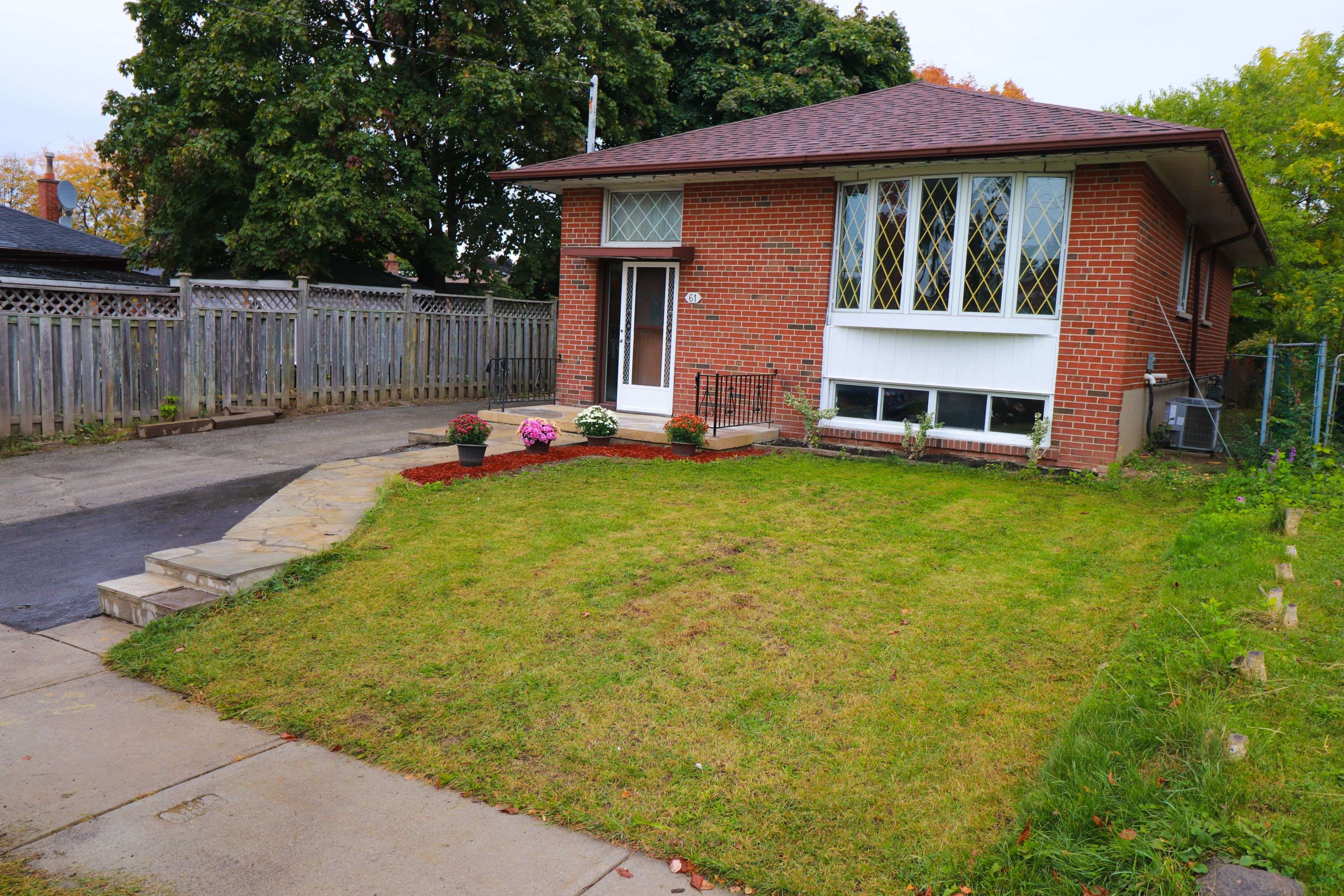 Toronto E04, ON M1P 1X8,Address not disclosed