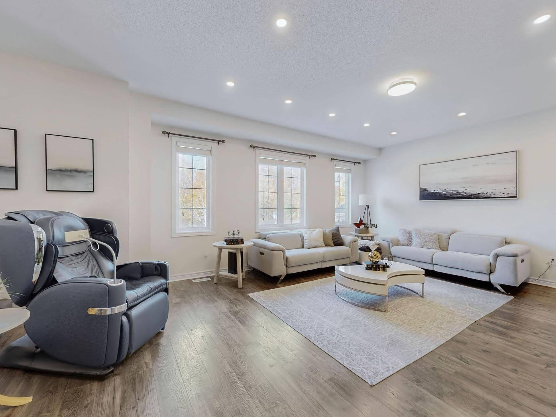 Newmarket, ON L3X 3J4,180 Woodspring AVE