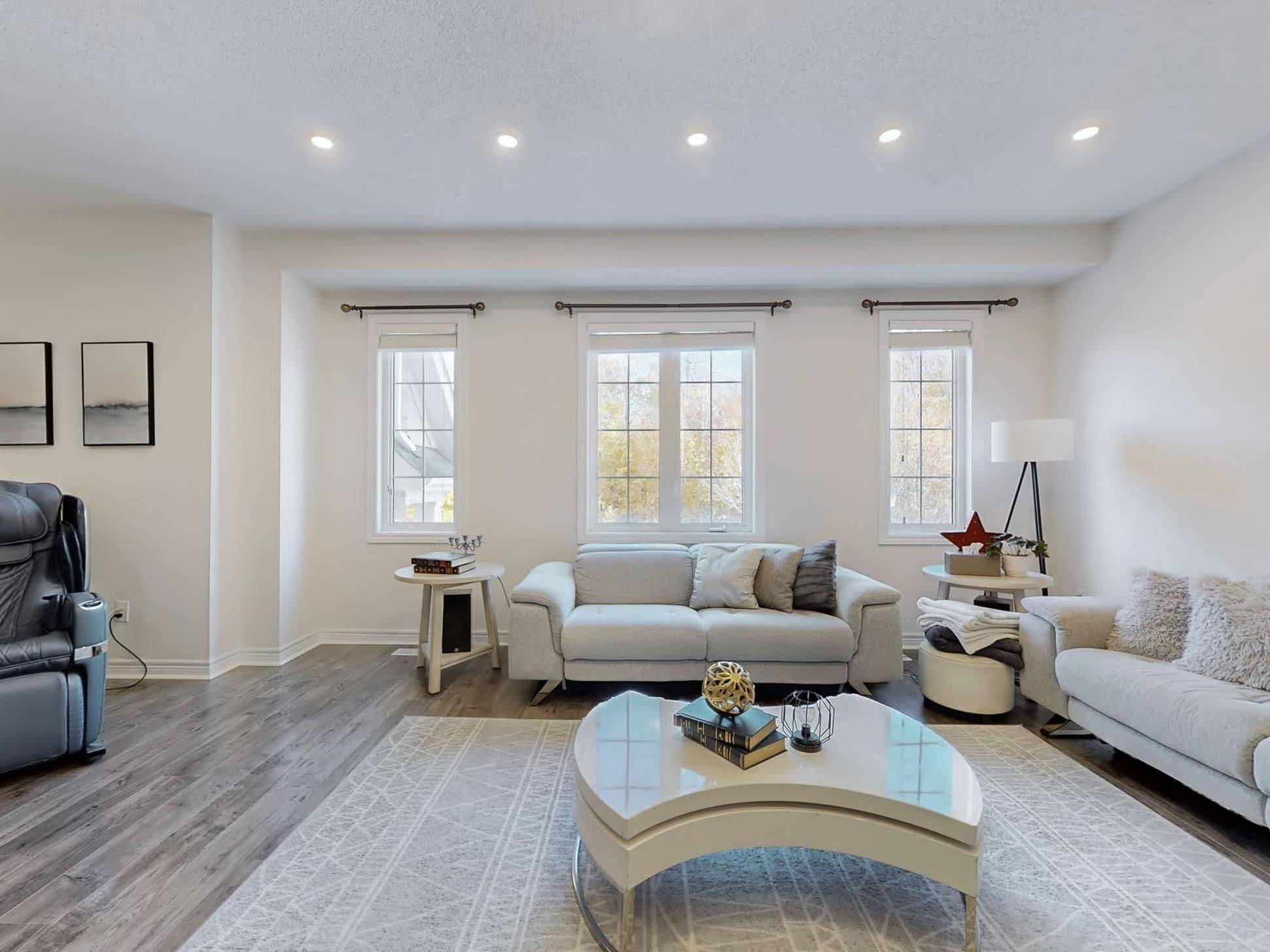 Newmarket, ON L3X 3J4,180 Woodspring AVE