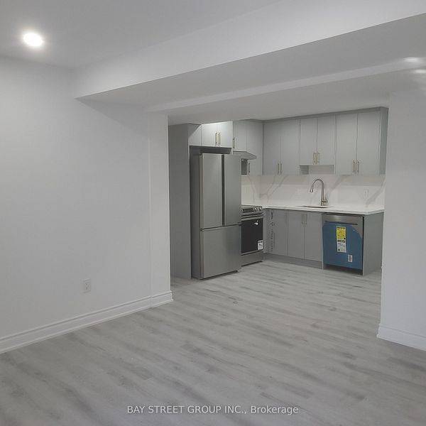 Newmarket, ON L9N 0B7,43 Herefordshire CRES #UNIT 2