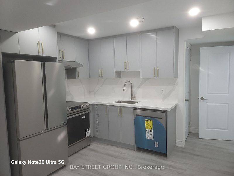 Newmarket, ON L9N 0B7,43 Herefordshire CRES #UNIT 2