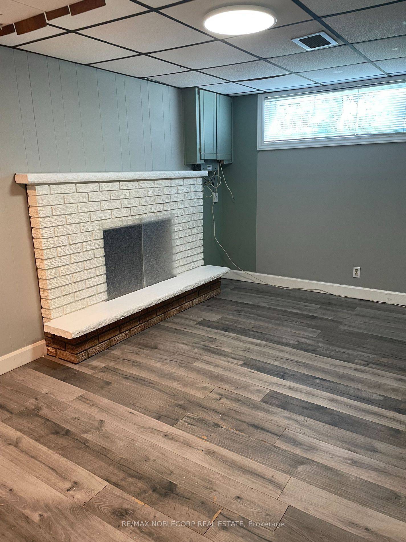 Bradford West Gwillimbury, ON L3Z 1W1,166 Collings AVE #Bsmt