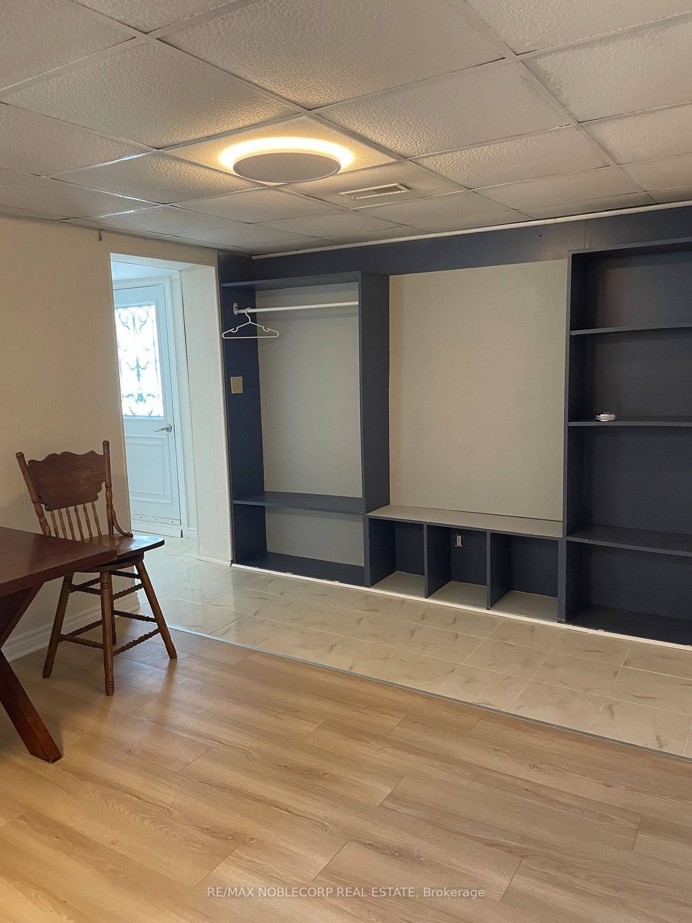 Bradford West Gwillimbury, ON L3Z 1W1,166 Collings AVE #Bsmt