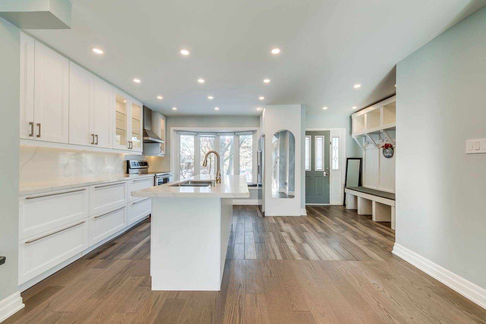 Mississauga, ON L5N 1J1,5 Bow River CRES S