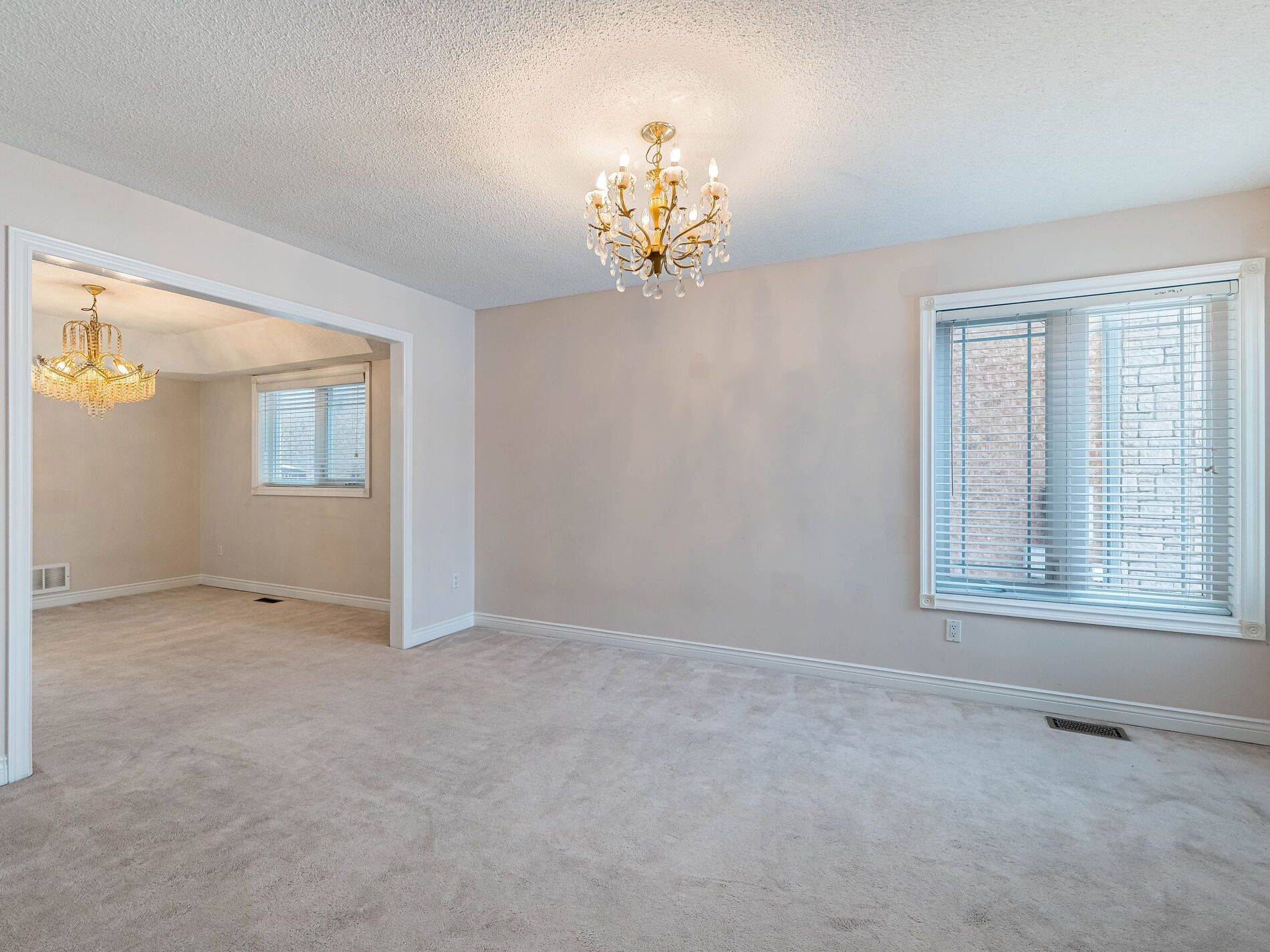 Brampton, ON L6R 1A6,54 Hollybush ST