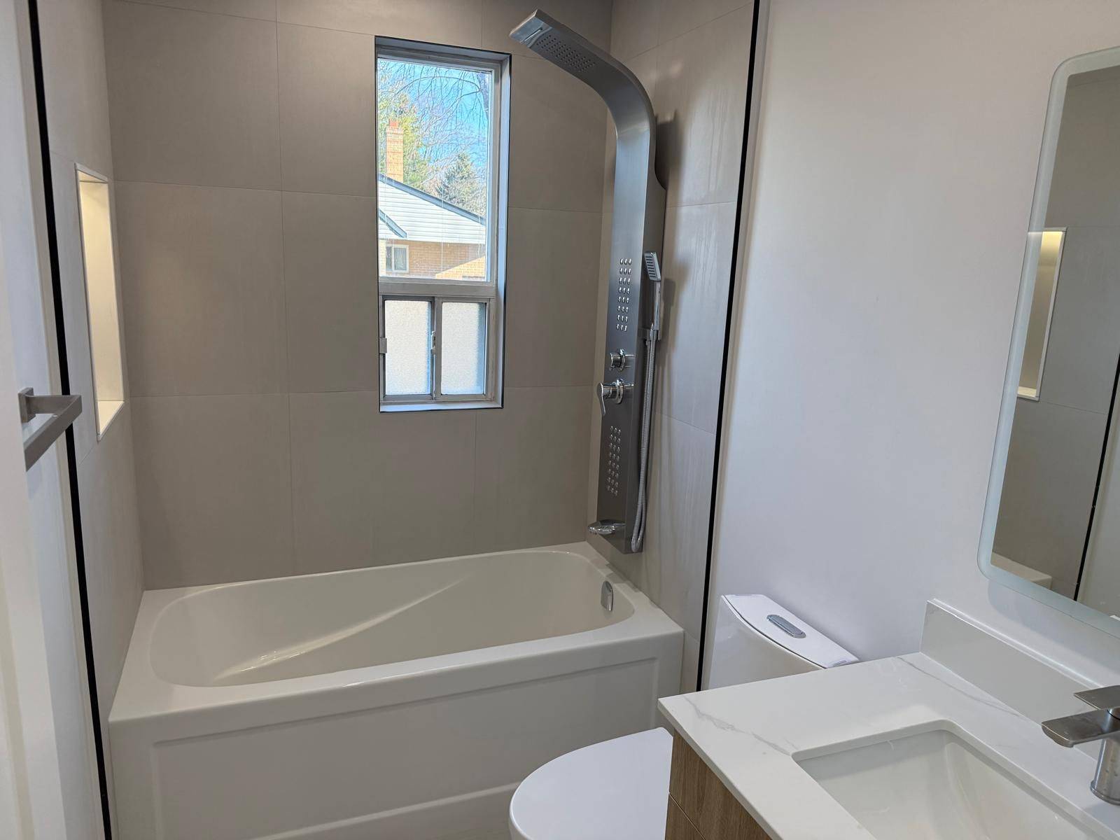 Oakville, ON L6K 1P3,156 Westside DR #MAIN