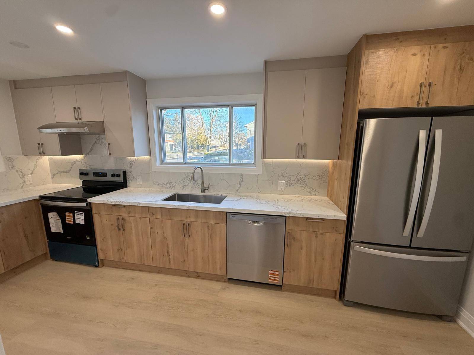 Oakville, ON L6K 1P3,156 Westside DR #MAIN