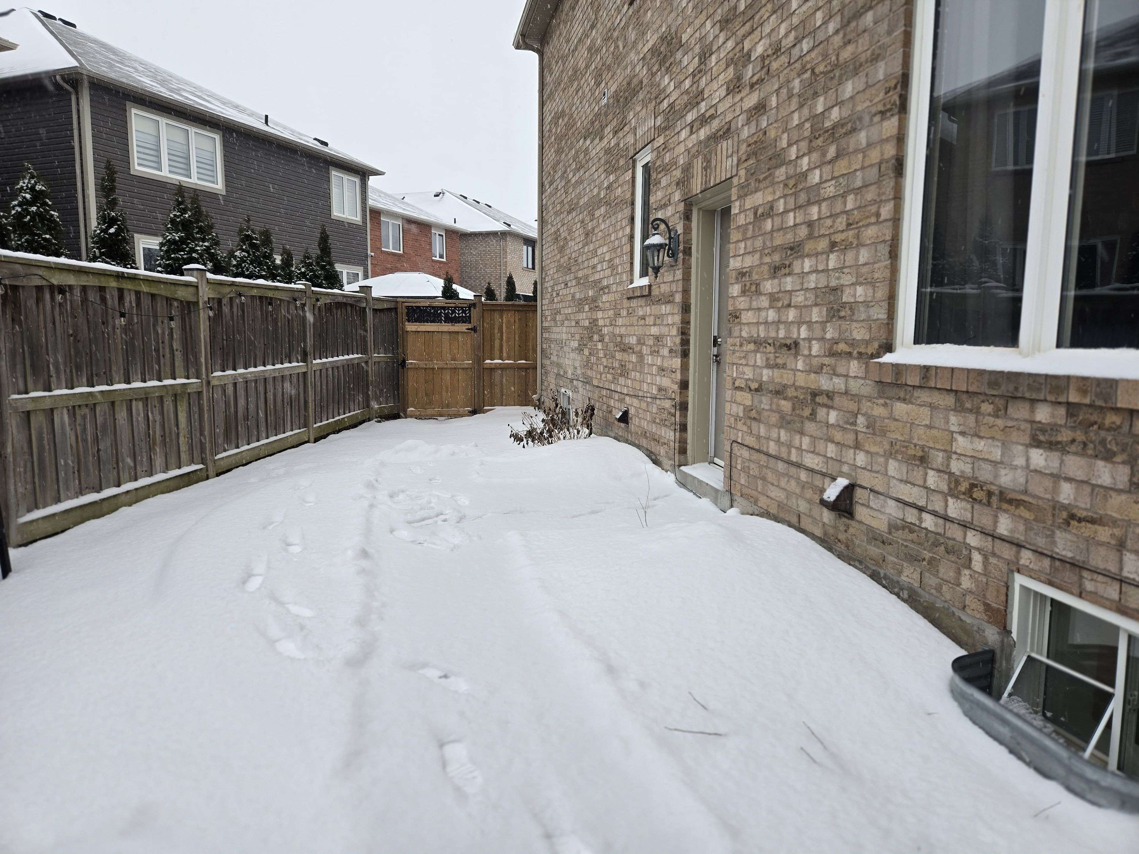 Milton, ON L9T 7T1,974 Seivert PL #BASEMENT