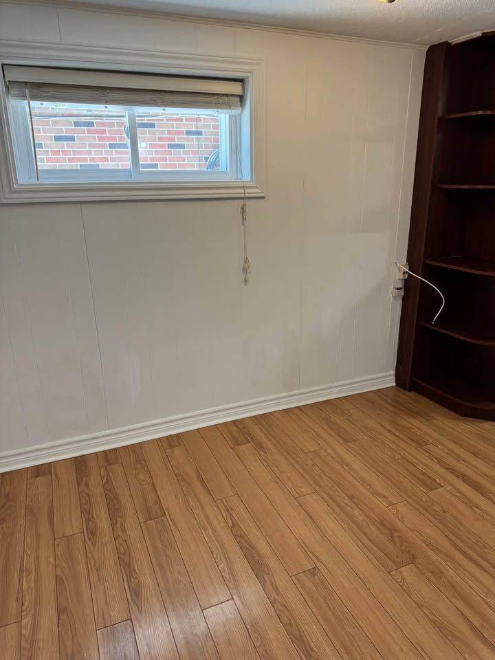 Toronto W05, ON M9L 1L3,190 Cabana DR #B