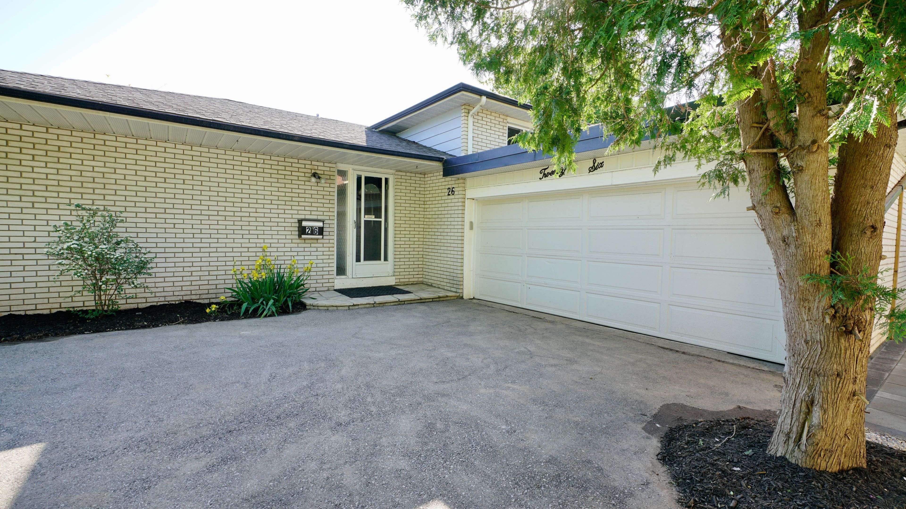 Oakville, ON L6H 1J6,26 Miller RD