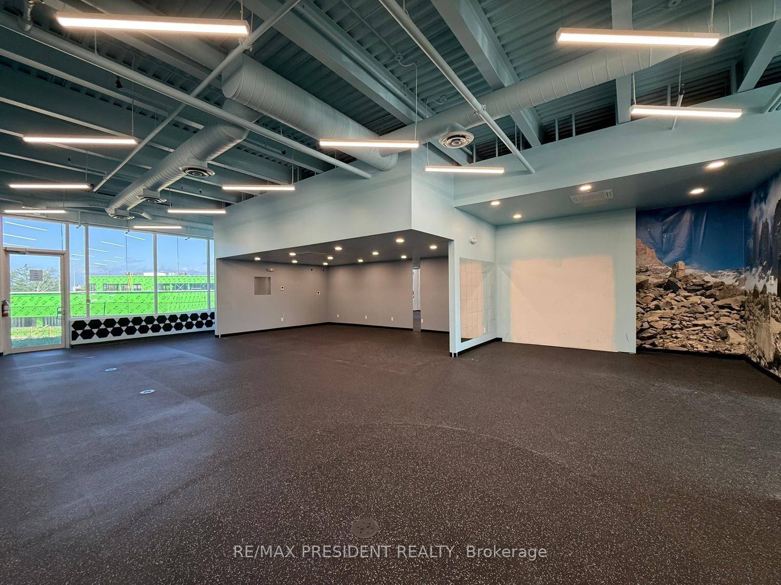 Oakville, ON L6H 3V7,1943 Ironoak WAY #B103