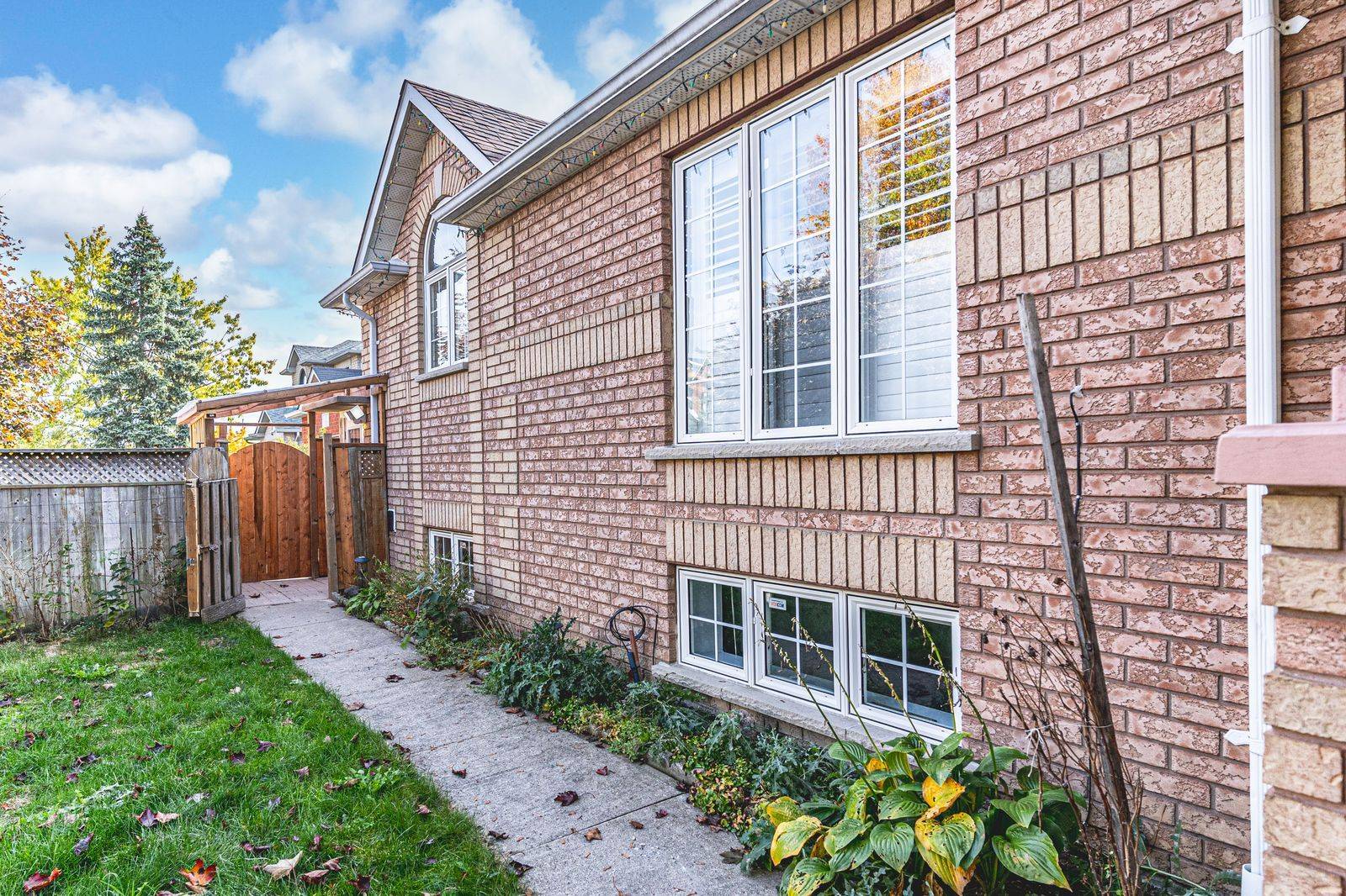 Caledon, ON L7E 2K4,1 Shady Glen CRES #Lower