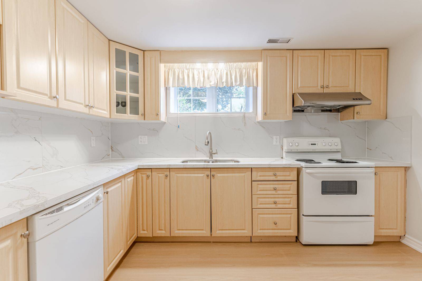 Caledon, ON L7E 2K4,1 Shady Glen CRES #Lower