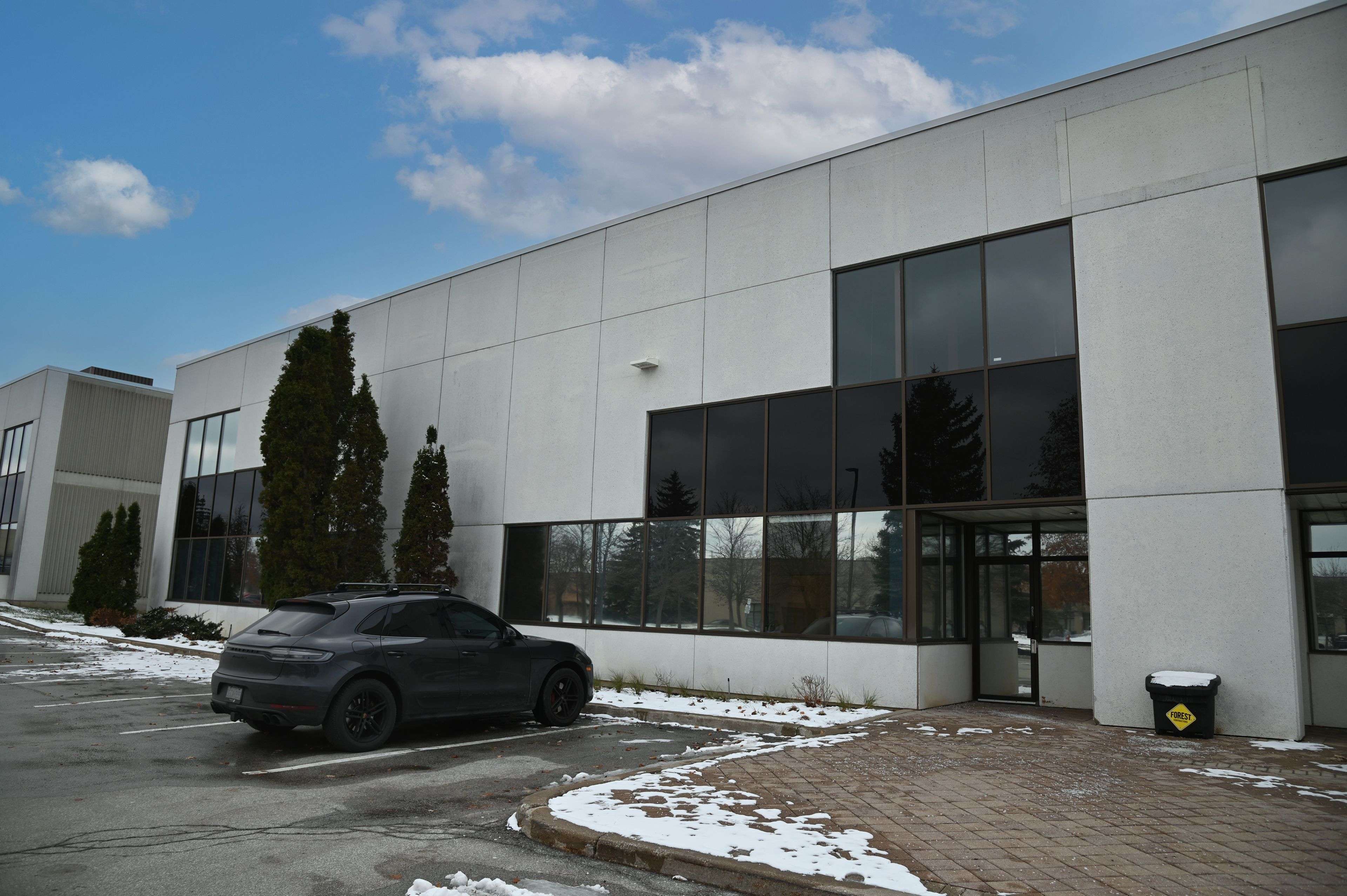 Mississauga, ON L5L 5Y5,4060A Sladeview CRES #1