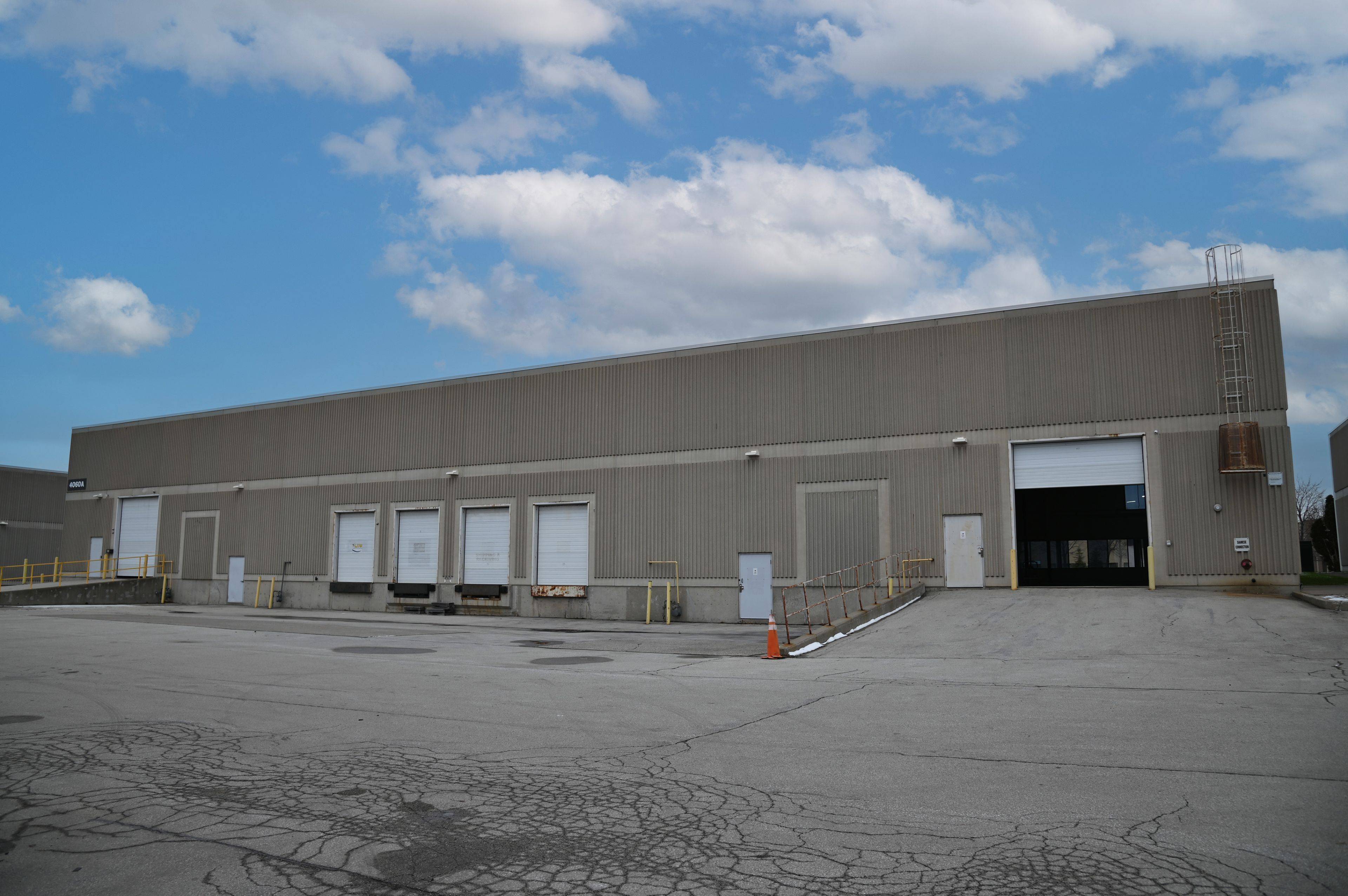 Mississauga, ON L5L 5Y5,4060A Sladeview CRES #1