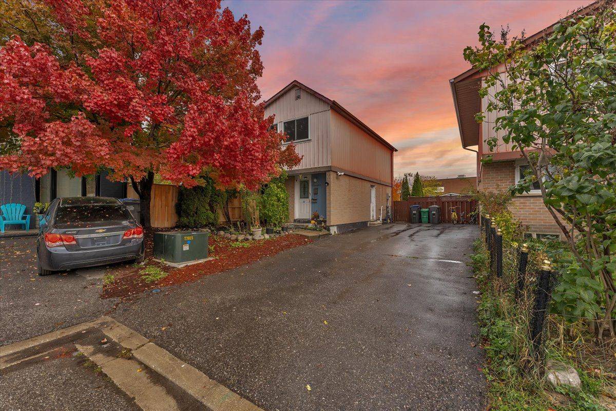 Brampton, ON L6S 2J9,11 Great Oak CT