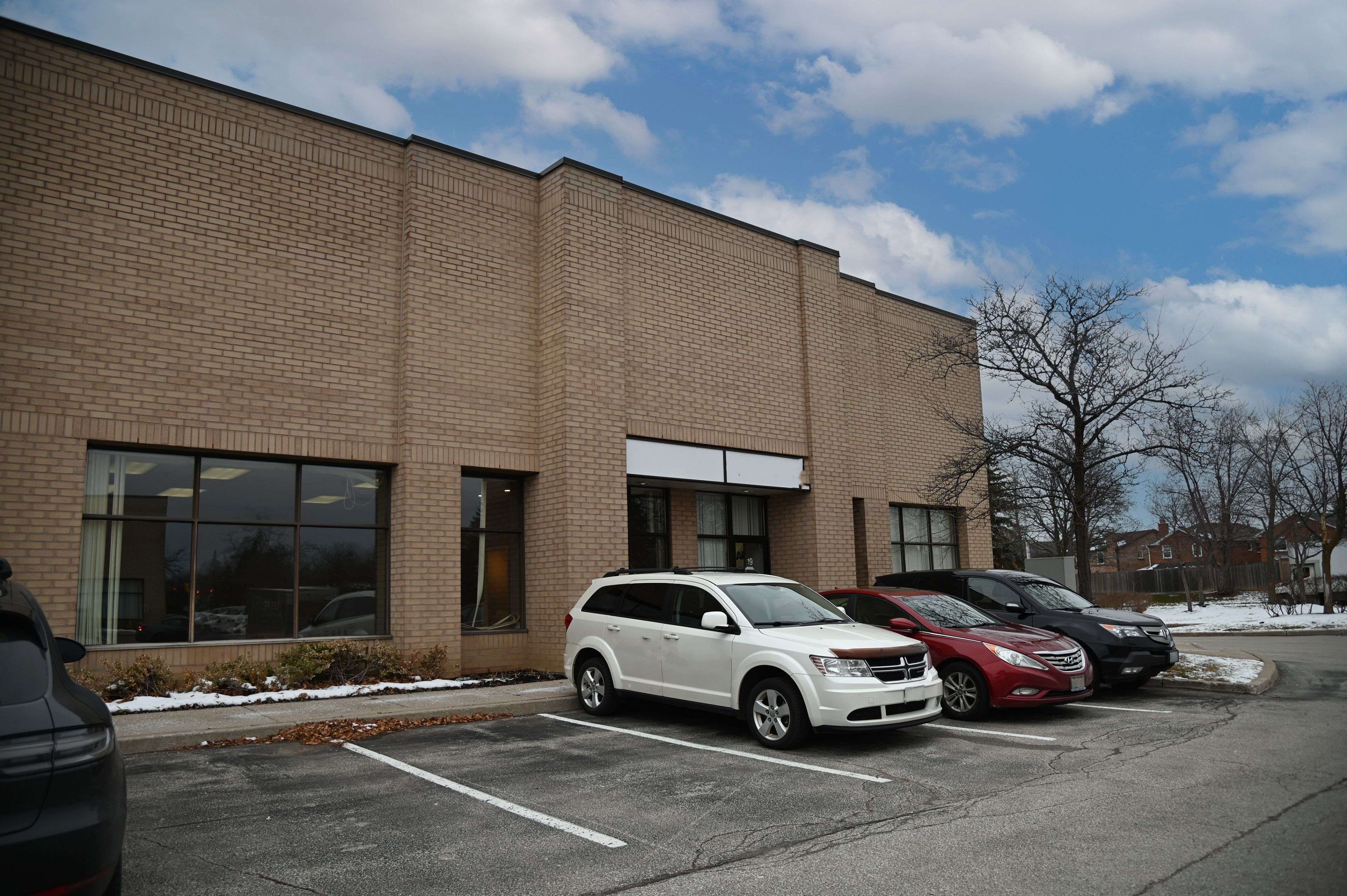 Mississauga, ON L5L 5X9,4060 Ridgeway DR #18