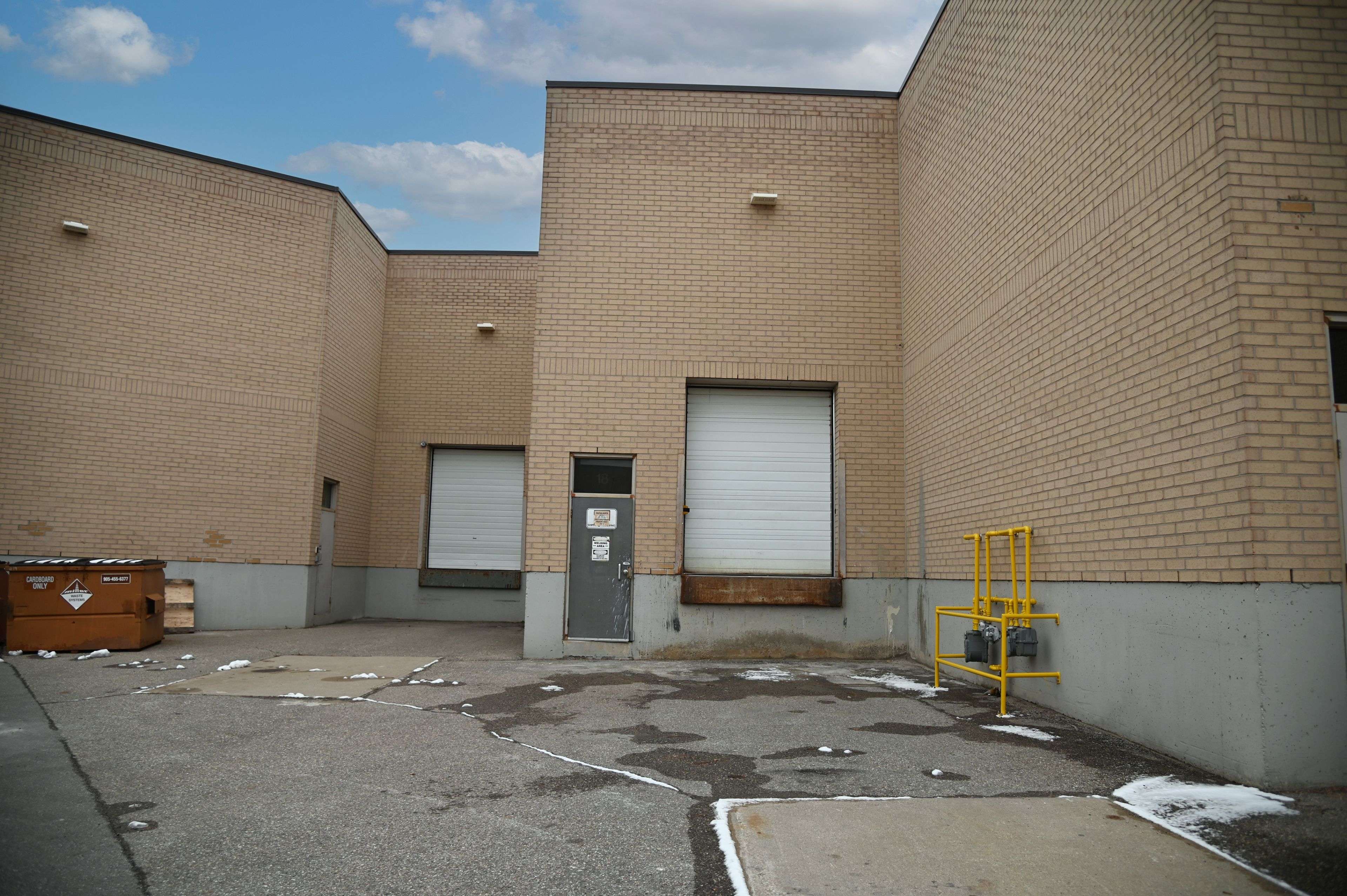 Mississauga, ON L5L 5X9,4060 Ridgeway DR #18