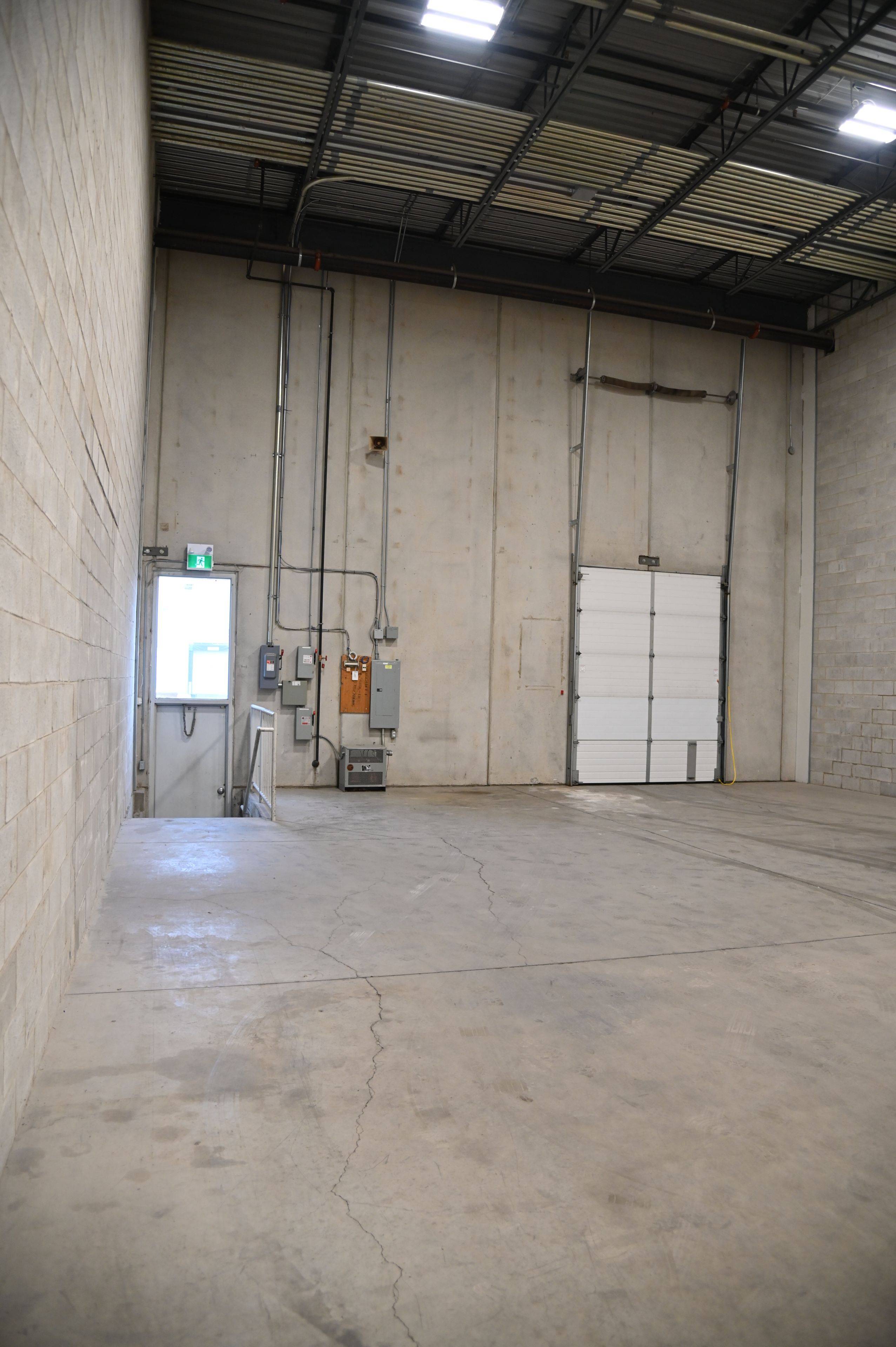 Mississauga, ON L5L 5Y6,3330 Ridgeway DR #6