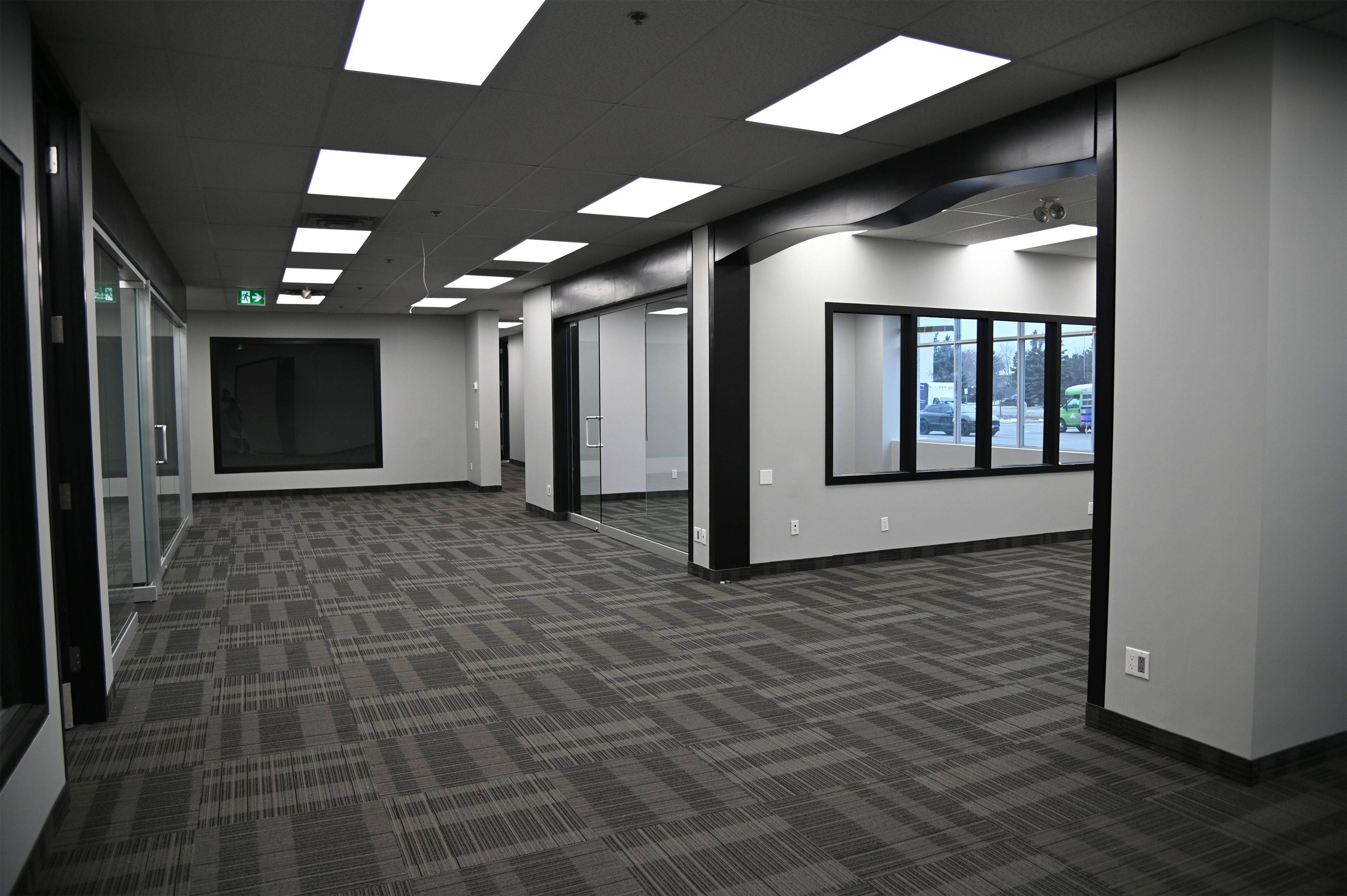 Mississauga, ON L5L 5Y6,3250 Ridgeway DR #10-12