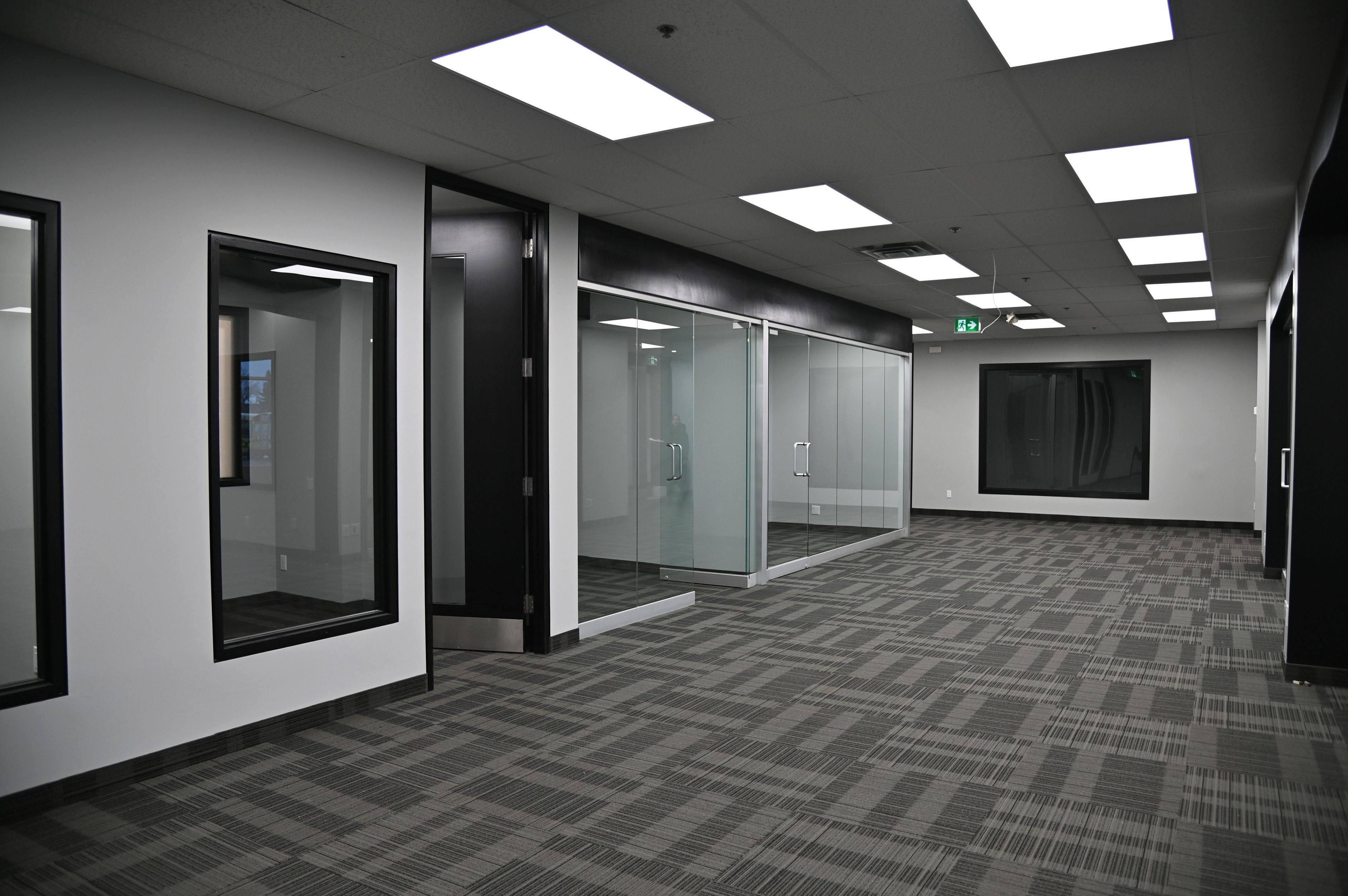 Mississauga, ON L5L 5Y6,3250 Ridgeway DR #10-12