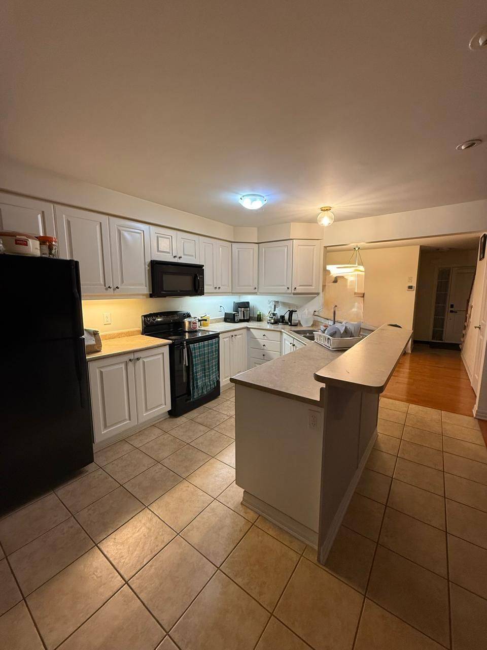 Cambridge, ON N3C 0C2,12 Osgoode ST #UPPER