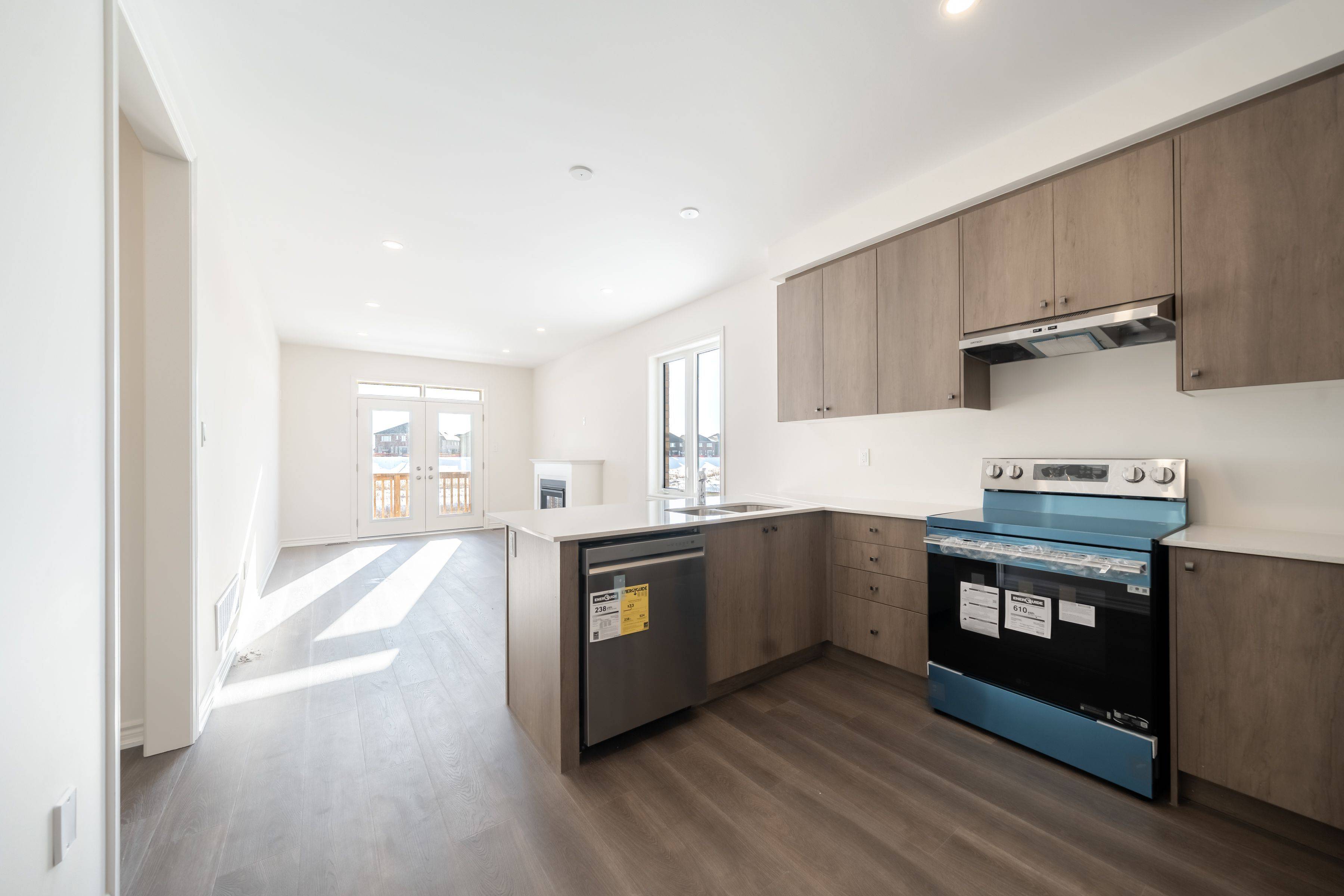 Kawartha Lakes, ON K9V 0S5,54 Debois ST ##Main