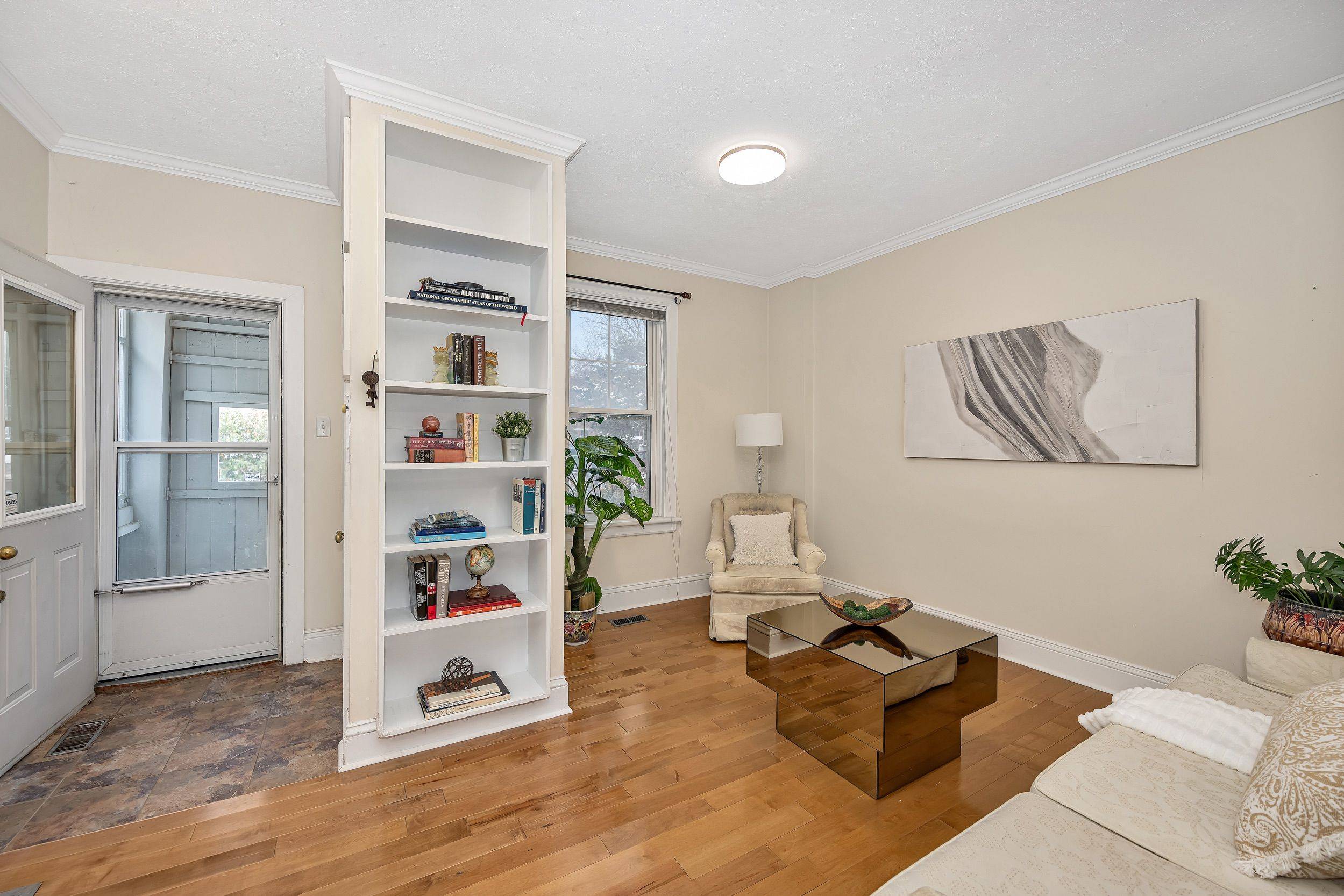 Ottawa Centre, ON K1R 5J3,681 1/2 Cooper ST