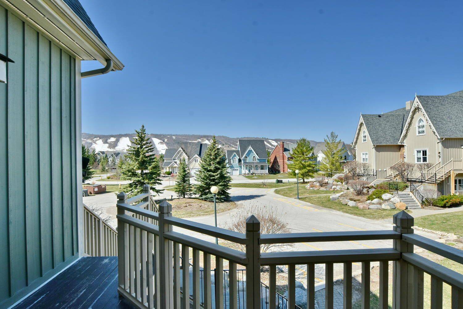 Blue Mountains, ON L9Y 0V2,170 Snowbridge WAY #223