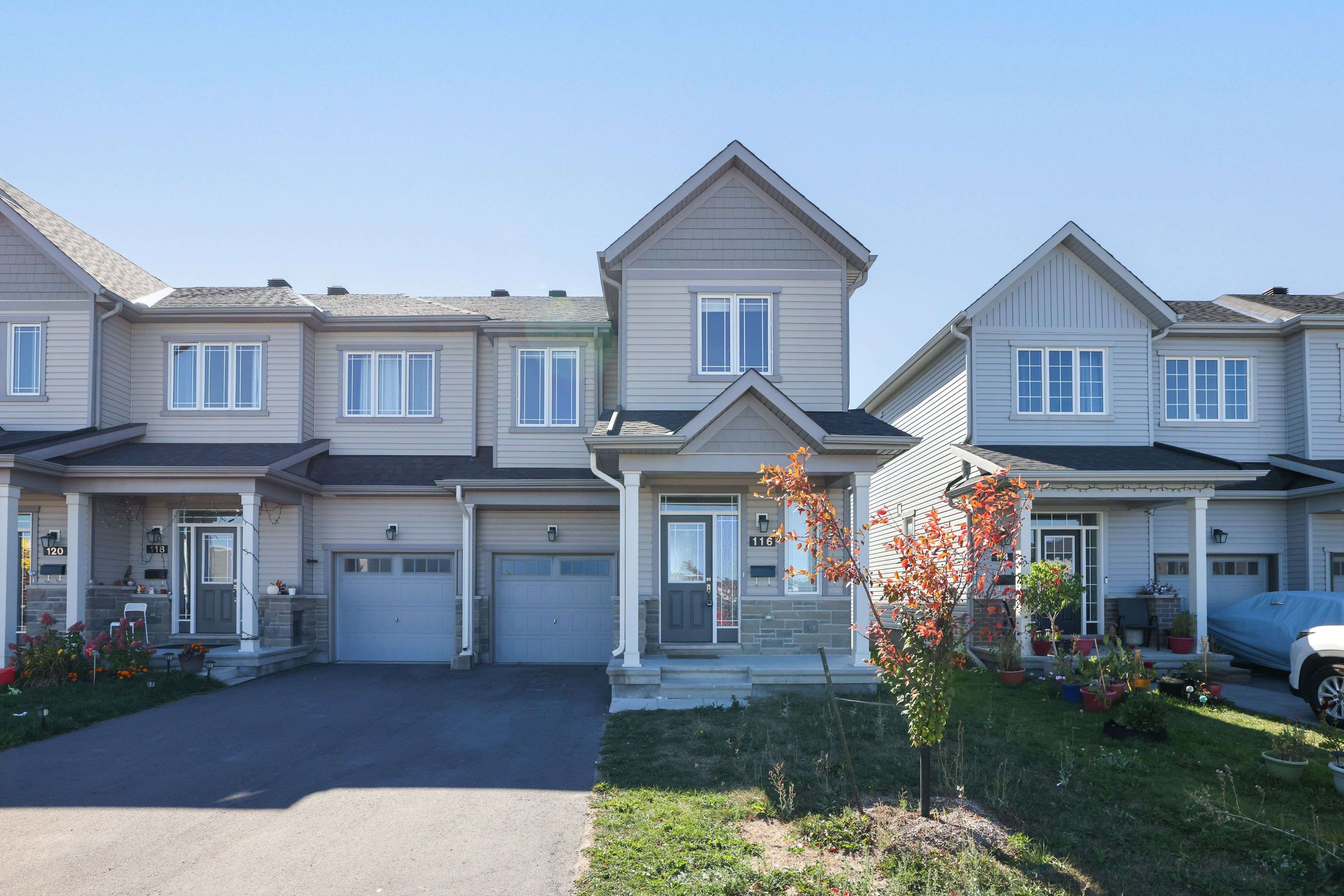 Barrhaven, ON K2J 7B6,116 Main Halyard LN