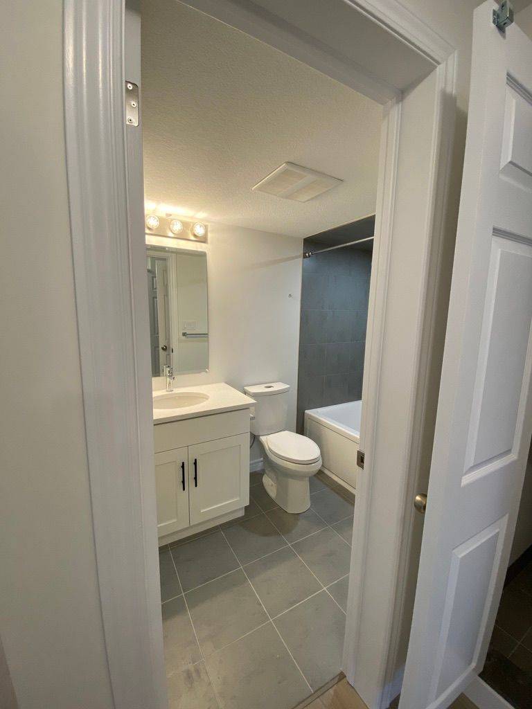 Kitchener, ON N2R 0T6,26 Lomond LN