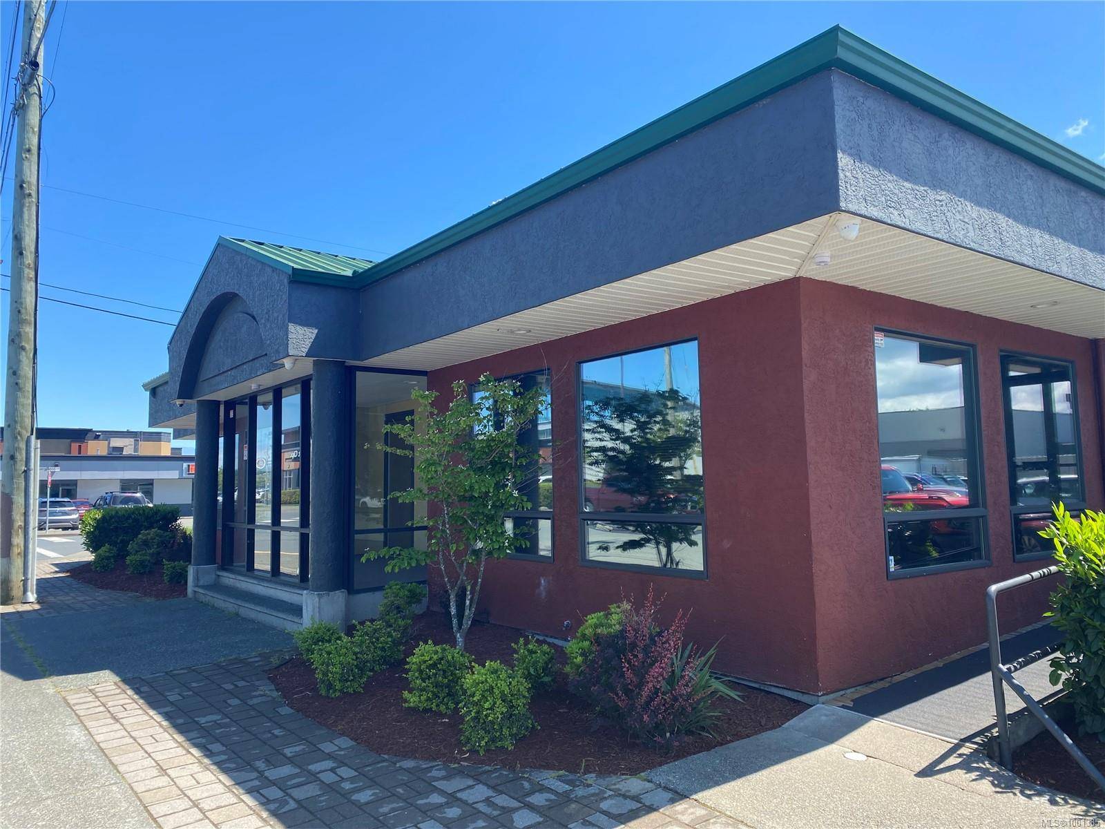 Campbell River, BC V9W 4H3,833 14th Ave