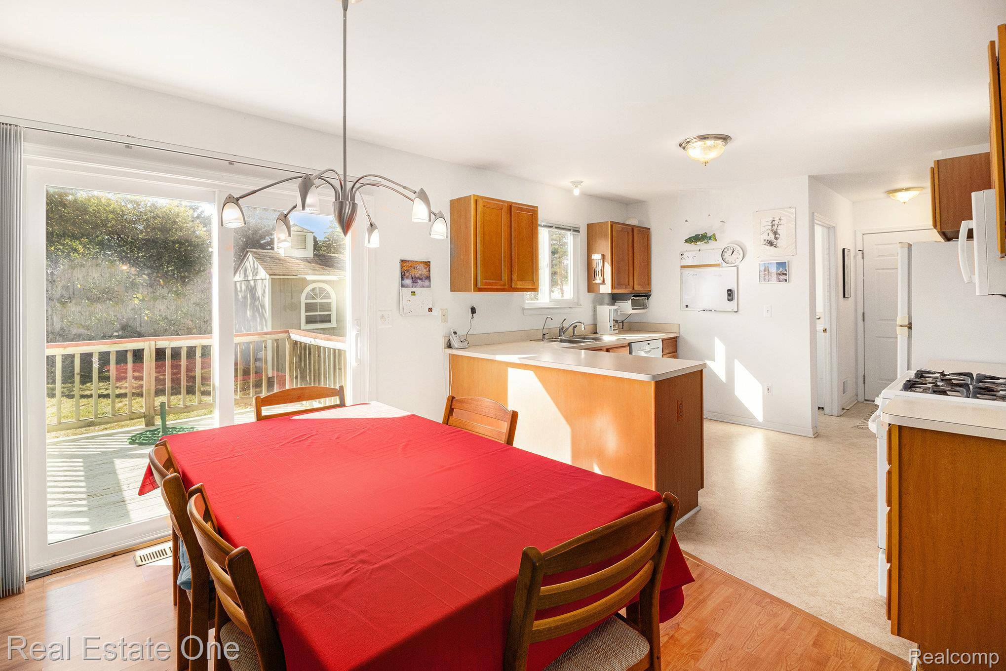 Waterford, MI 48329,5183 Eagle Lake DR