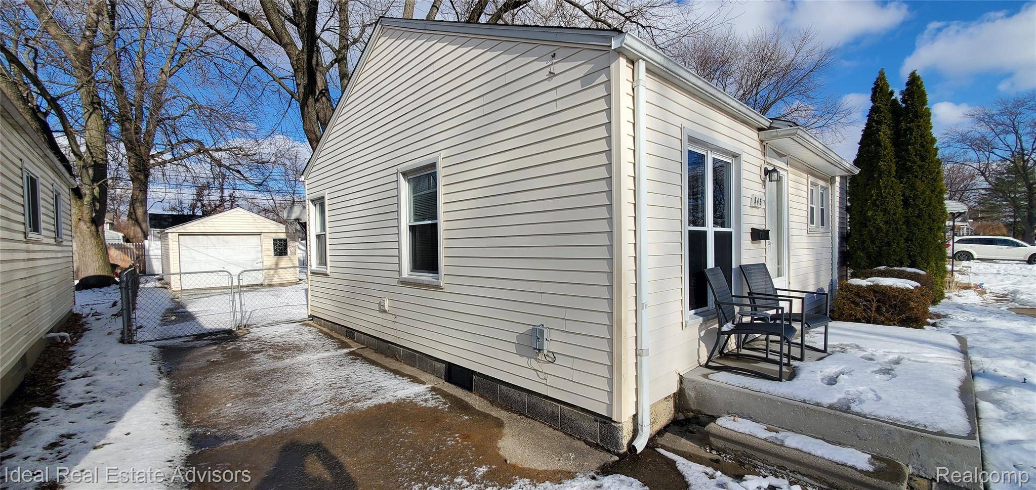 Madison Heights, MI 48071,545 E Dallas AVE