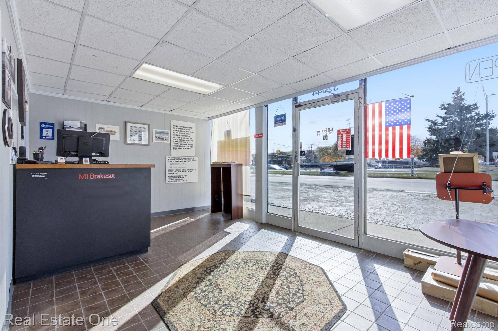 Royal Oak, MI 48073,32044 Woodward AVE