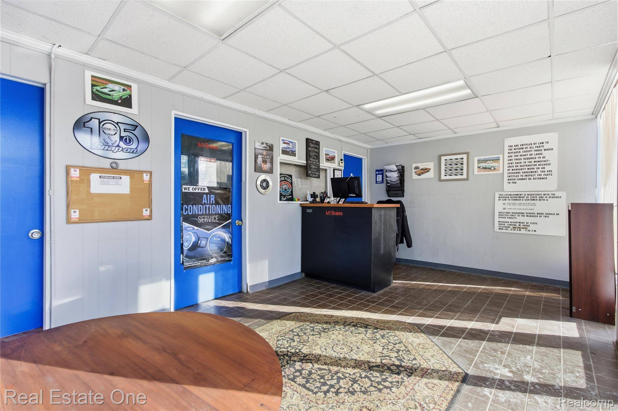 Royal Oak, MI 48073,32044 Woodward AVE