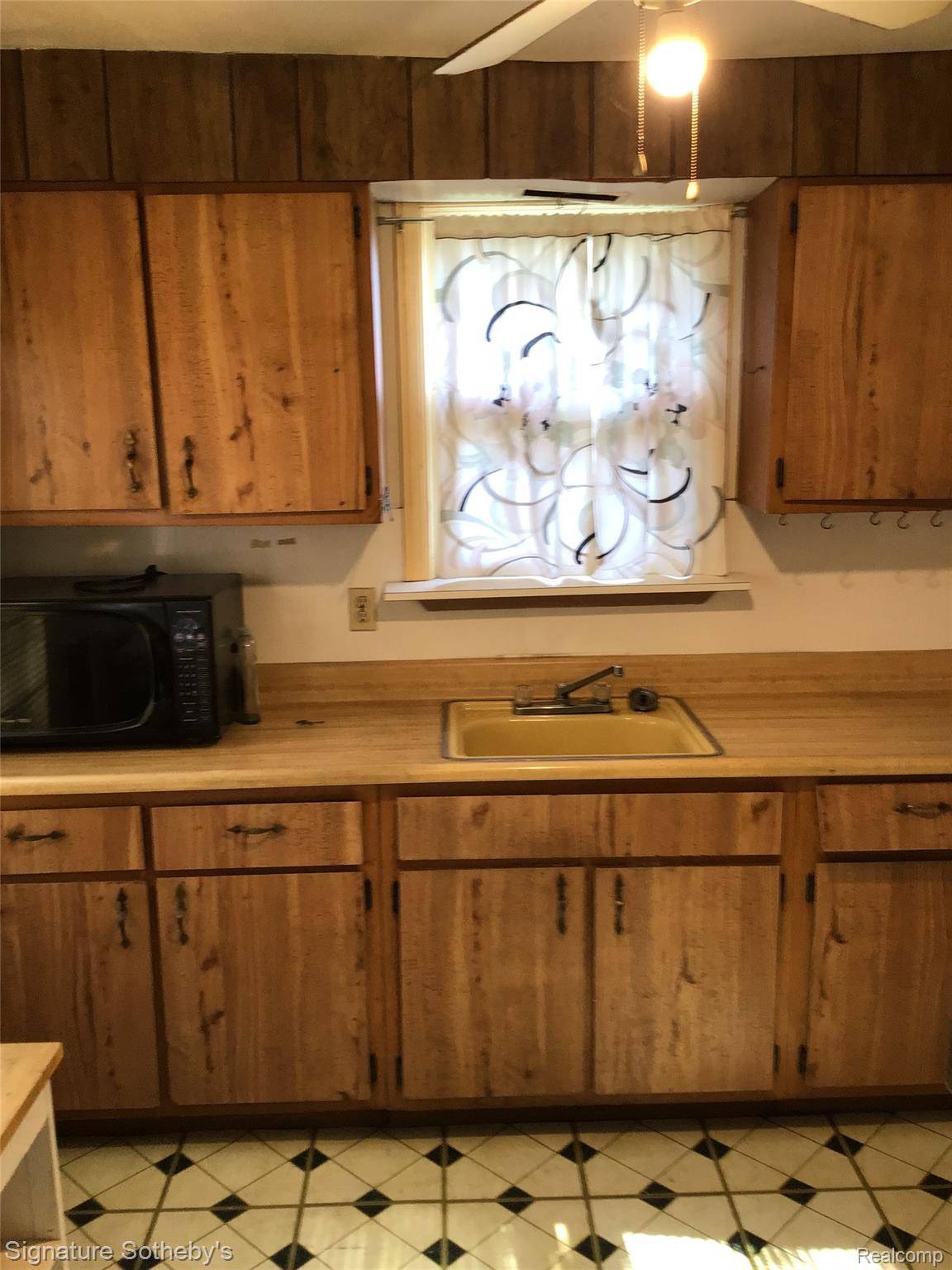 Detroit, MI 48213,9214 HAYES ST