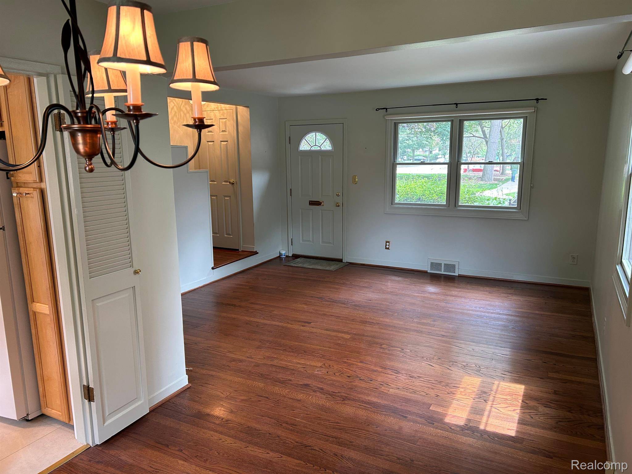 Birmingham, MI 48009,719 N ETON ST