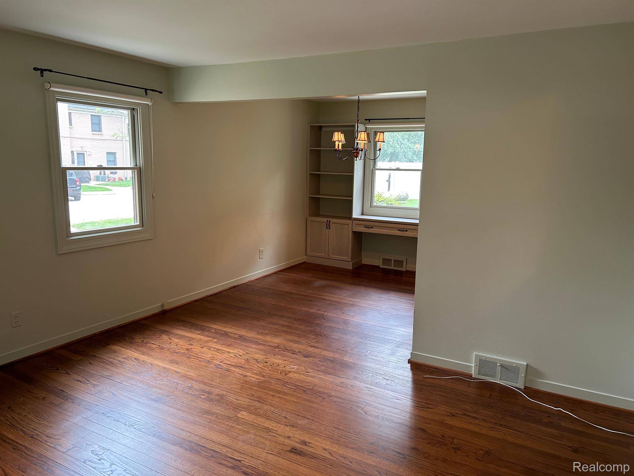 Birmingham, MI 48009,719 N ETON ST