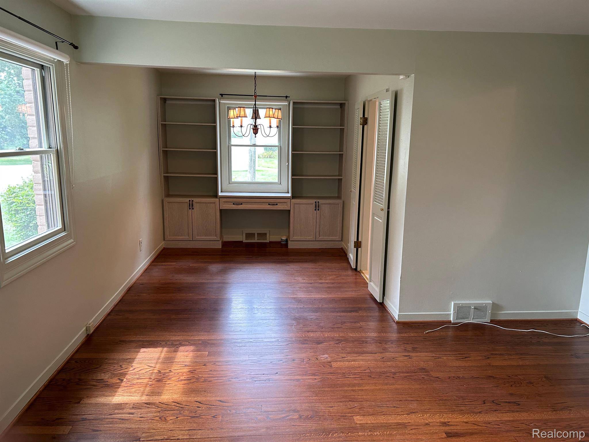 Birmingham, MI 48009,719 N ETON ST