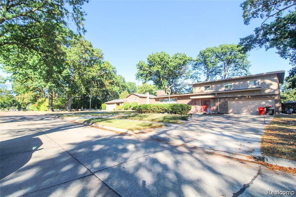 Southfield, MI 48075,17160 Westland AVE