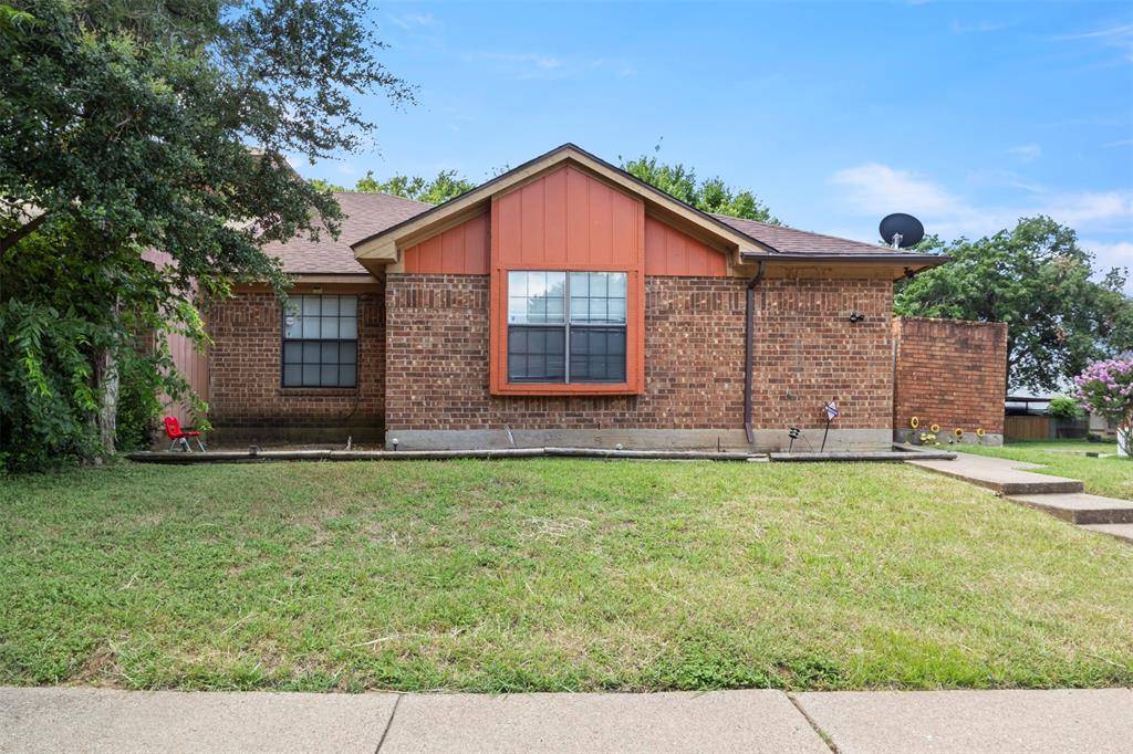 Dallas, TX 75227,10204 Oak Terrace Circle