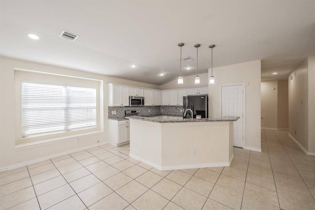 Fort Worth, TX 76179,8932 Sunny Hollow Drive